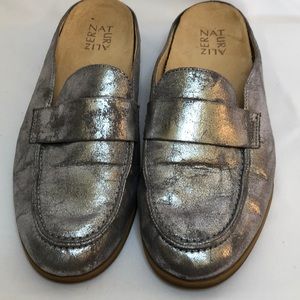 Naturalizer Mule Shoe in Metallic Silver